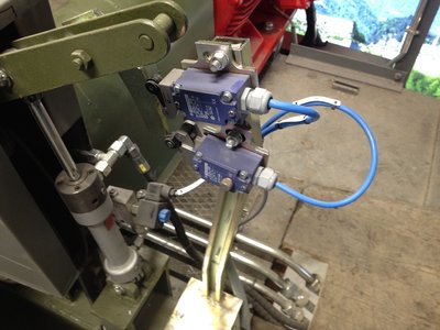 Irgendwas von der Betriebsbremse.....???