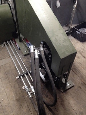 Hydraulikeinheit für den Notantrieb...(Mit Verbindungsriemen zur Welle)