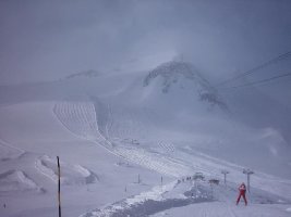 Die letzten Wolken an der Grande Motte, die Lifte im Bild waren bis auf die 115PB alle zu.
