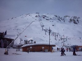 Unverkennbar: 3SB's Palafour, rechts SL Almes, links SL's Millonex