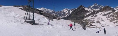 vom Abbügelplatz Richtung "Piste runter"