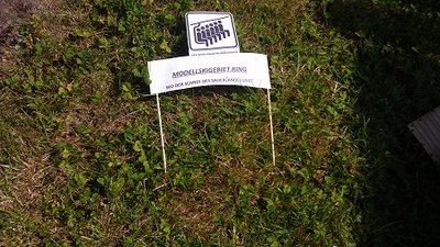 Die neue Schilderbrücke für die Sesselbahn