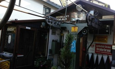 die Talstation mit dem neuen Schrägdach