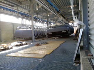 Blick in die Garage Es sind schon ca. 30 von den 60 Sesseln in der garage