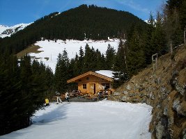 nette ruhige Hütte auf der Skiroute zur Eggalm