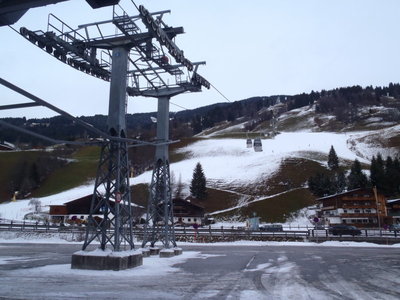 Blick bergwaerts von der Schönleiten-Talstation