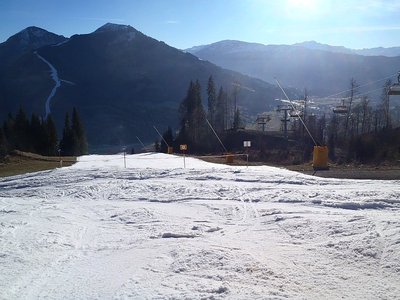 Sperre vor Querweg, hinten Kandleralm-Piste