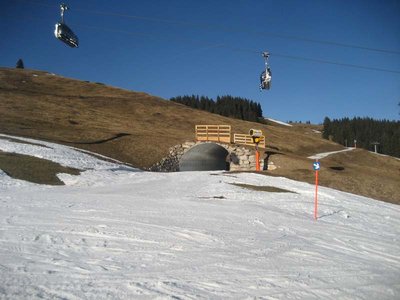 Kreuzungstunnel auf der Steinplatte
