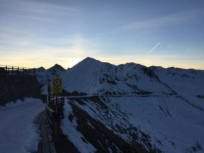 Um halb 9 auf dem Jakobshorn. Die Sonne braucht noch ein Weilchen..