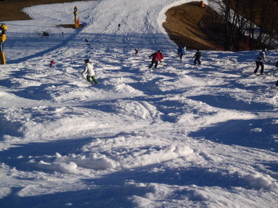 Ein paar nachmittägliche Buckelchen im unteren Teil der Bernkogelabfahrt