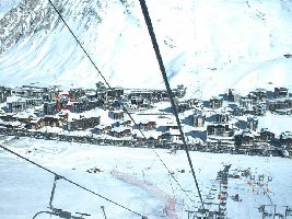 Blick von der 4SB Tichot auf Val Claret. Beim roten Kreis haben wir gewohnt.