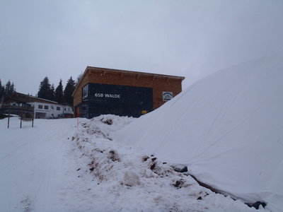 Schneedepot mit Walde Bergstation