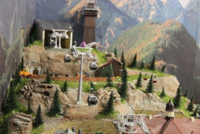 Wirkt auch ohne die Gittermaststütze der Hahnenkammbahn ganz gut