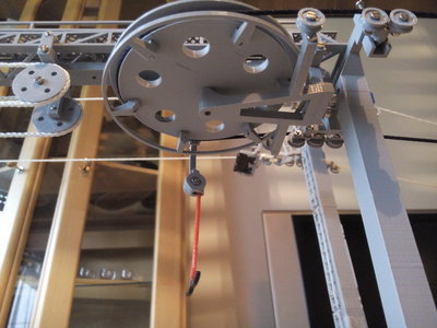 Seilscheibe der Abspannstation von unten