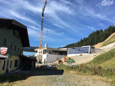 Schönleiten - Ostseite mit Solartechnik