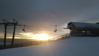 als letzter Fahrgast an der Lachtal-Bahn erwischte ich ein kurzes Sonnenfenster ; das Licht und die Stimmung sind zu dieser Jahreszeit echt einmalig!