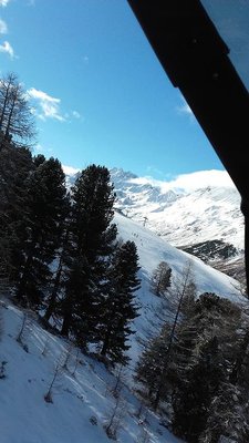 Danach sind wir zur Paznauer Taja gefahren und mit der Höllspitzbahn rauf. Blick au fdie 37 müsste es sein.