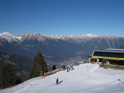 Blick nach Imst vom  Skigebiet Hochzeiger aus