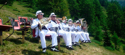 Huehnerspielhuette_Brass_Bergkino.jpg