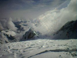 Blick nach Serauta vom Marmoladagletscher, dort war noch Pulverschnee