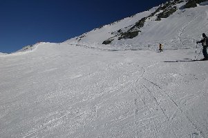 Rote 'Talabfahrt' - Carvingtraum!