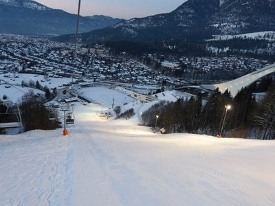 Blick zum Skistadion und Garmisch