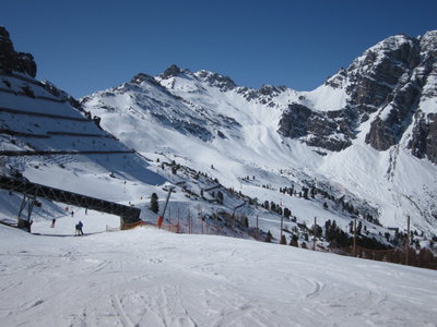 Panorama-Abfahrt, darüber der 2-SL Kreuzjoch