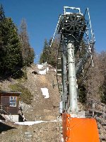 Skilift &amp;quot;Illhorn 1&amp;quot;: Talstation und untere Trasse.