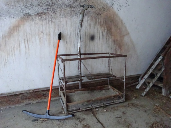 Wartungsgehänge mit einem Bügel