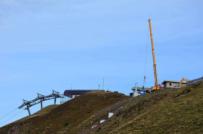 Kran an der Jufen-Bergstation