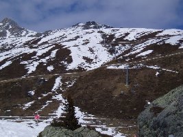wenig Schnee an Südhängen