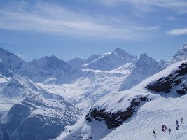Leider das einzige Bild aus Zinal, weil ich dort nach drei Abfahrten wegen schlechten Schnees wieder zurück nach Grimentz bin.