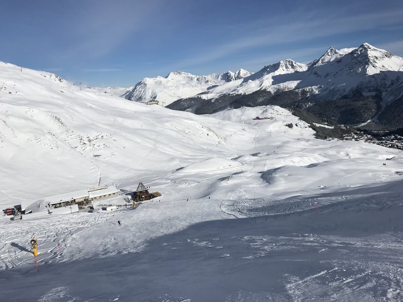 Die rote bis ins Dorf tip top.