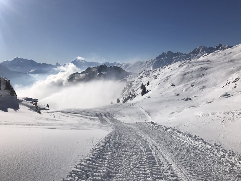 Besichtigung der noch geschlossenen roten Piste