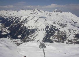 Blick auf Schigebiet Lech Oberlech vom Rüfikopf.jpg