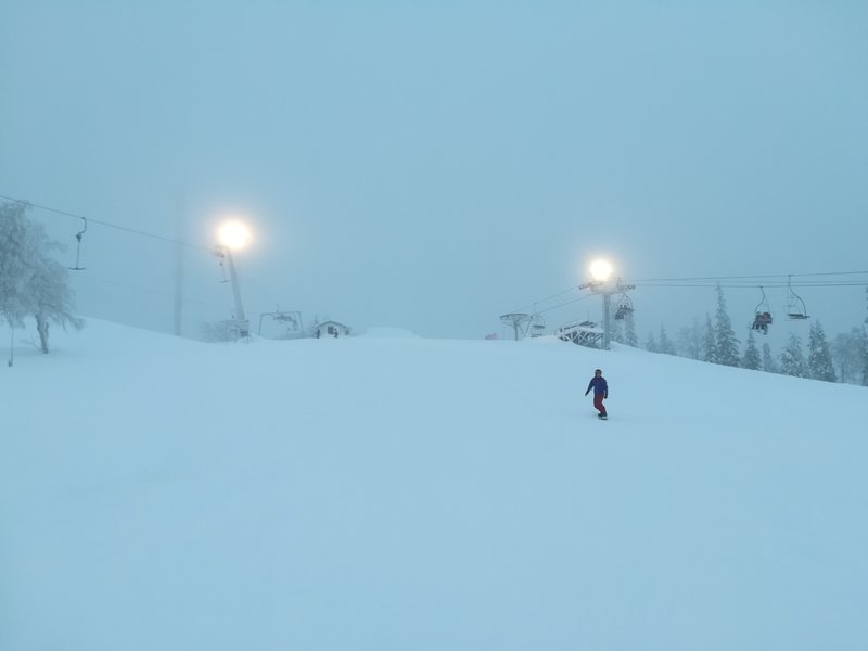 Blick zum Gipfel; es wird schon dunkel