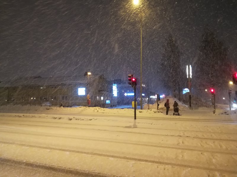 Es schneit ordentlich weiter.