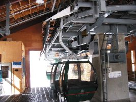 224-6EUB Outpost Stationsinnereien.jpg