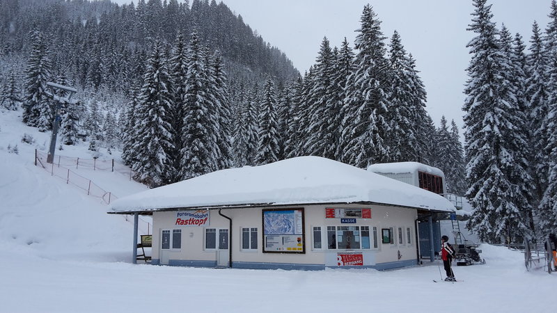 Thaneller taugt mir eh nicht ,also schnell rüber zum Rastkopf Naturschneeparadies