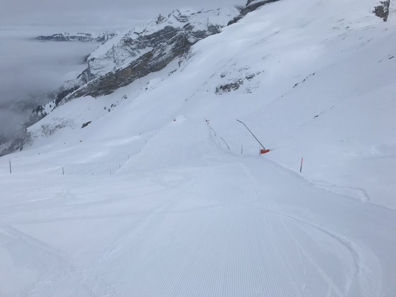 Die beste Piste des Gebiets. Eher rot als schwarz.