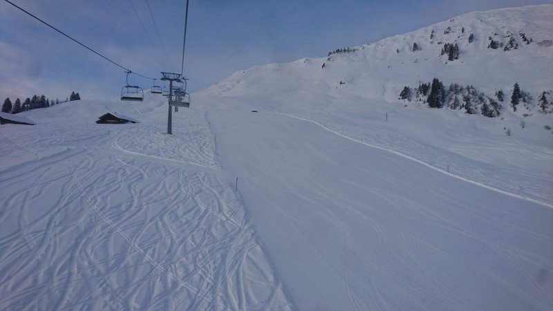 Dieses Bild beschreibt Andrang, Pistenzustand und Wetter am Morgen perfekt