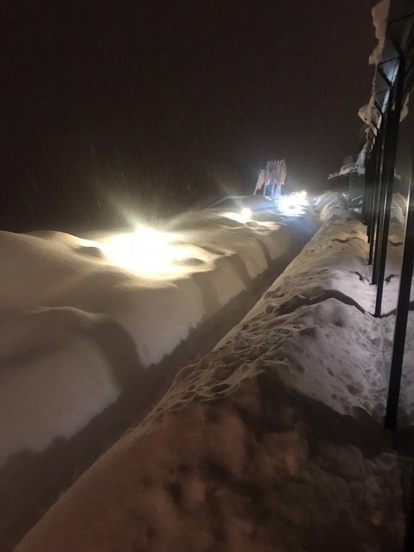 Abend 23.12.2017 auf der Terrasse ...sieht schon nach fast Meter aus , oder ?