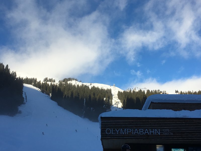 Am Morgen an der Talstation Olympiabahn.