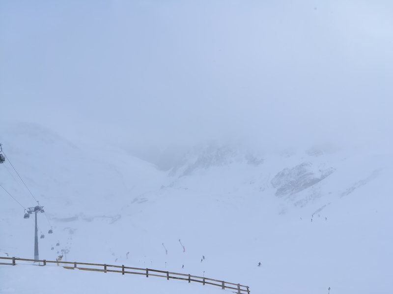 Schwarze Schneidbahn I. Die schwarze Piste war eigentlich die einzig Gute im gesamten Gebiet.