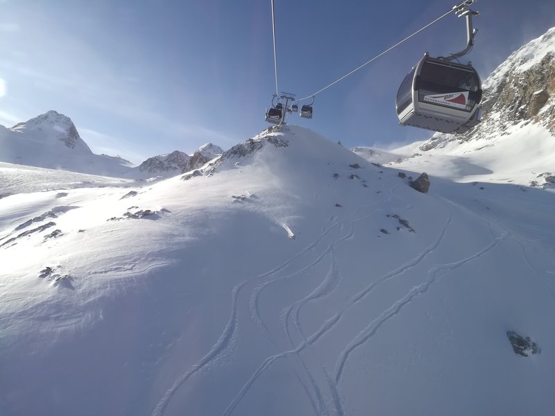 Sprung zum Tiefenbachgletscher, wo es ordentlich wehte