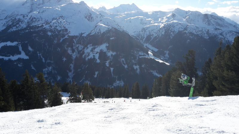 Firnverbuckelte Piste am Kreuzwiesen