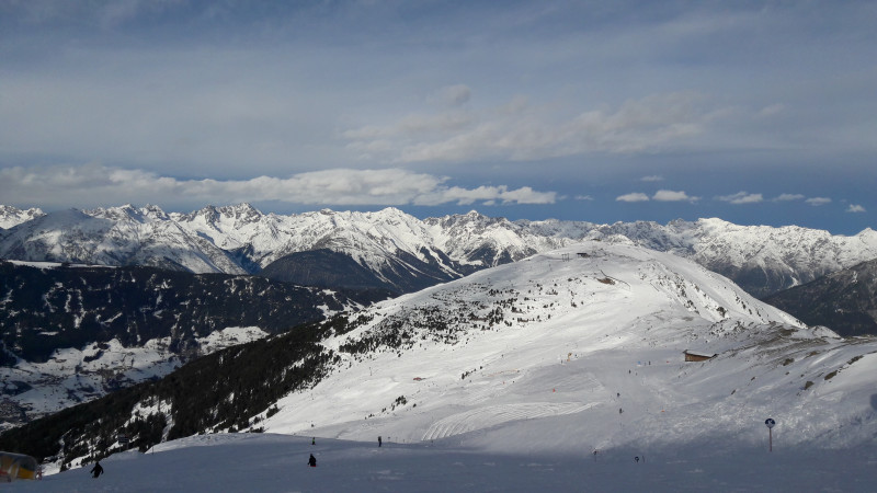 Schon ganz oben an der Bergstation der Rotmoosbahn