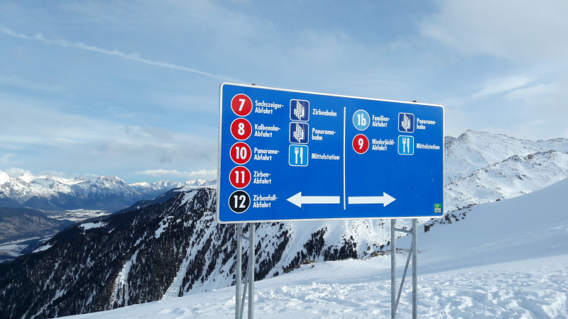 Richtung Zirbenbahn inkl Wiederholungen sollte es gehen. Auch die Pisten waren alles andere als voll und sehr schön griffig