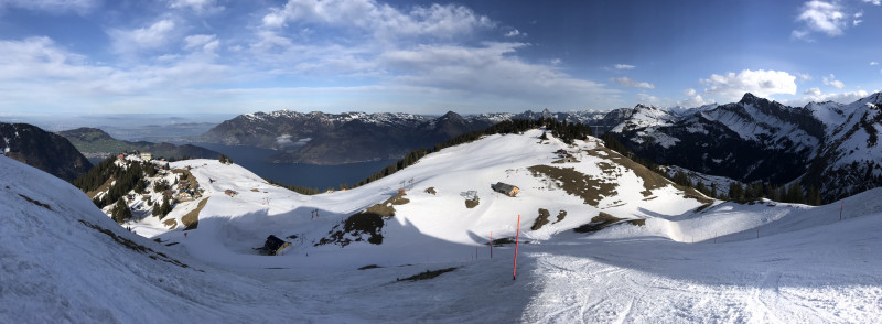 Dass es leer ist, brauche ich glaube ich nicht zu erwähnen.