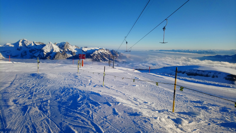 SL Chäserrugg mit Rheintal. Später ohne Nebel